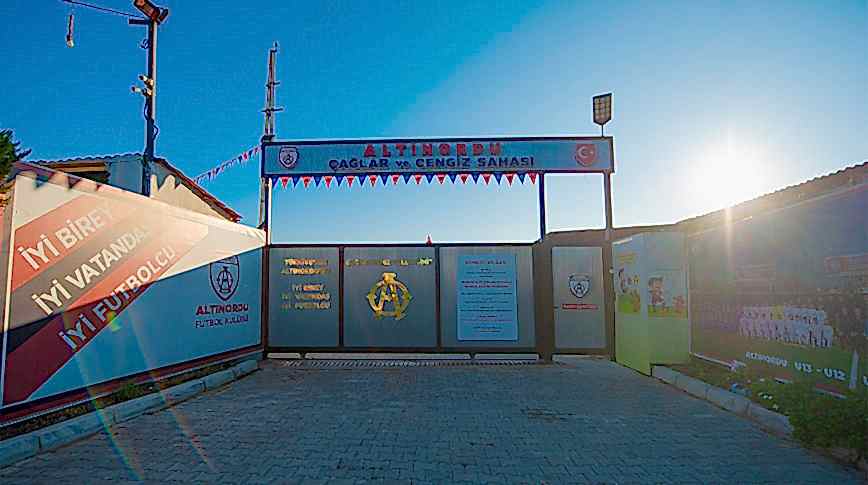 İnciraltı Çağlar ve Cengiz Temel Futbol Eğitim Tesisleri