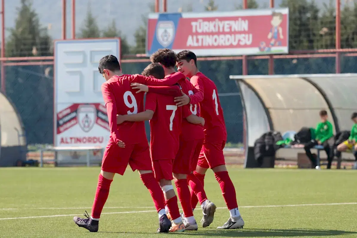 ALTINORDU: 14 – BORNOVA 1877 U14: 0